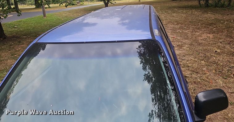 image for item NX9255 2000 Honda  CR-V SUV