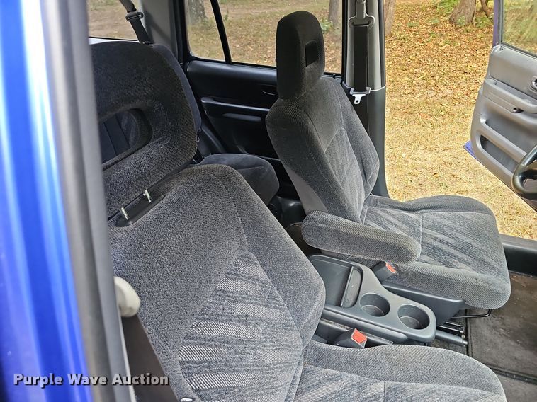 image for item NX9255 2000 Honda  CR-V SUV