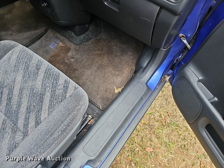 image for item NX9255 2000 Honda  CR-V SUV