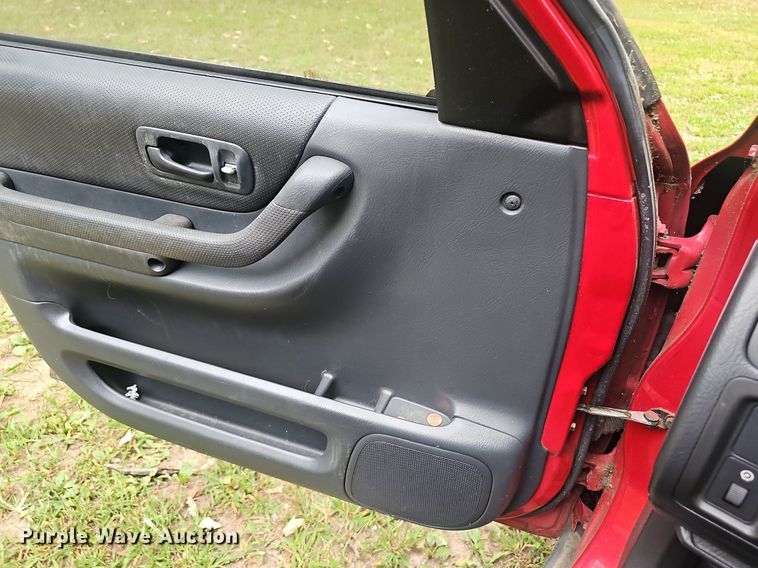 image for item NX9257 1999 Honda CR-V SUV