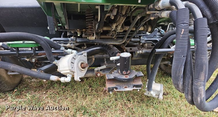 image for item NX9260 2013 John Deere  7700 PCFM reel mower