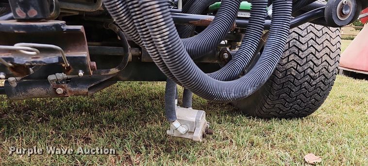 image for item NX9260 2013 John Deere  7700 PCFM reel mower