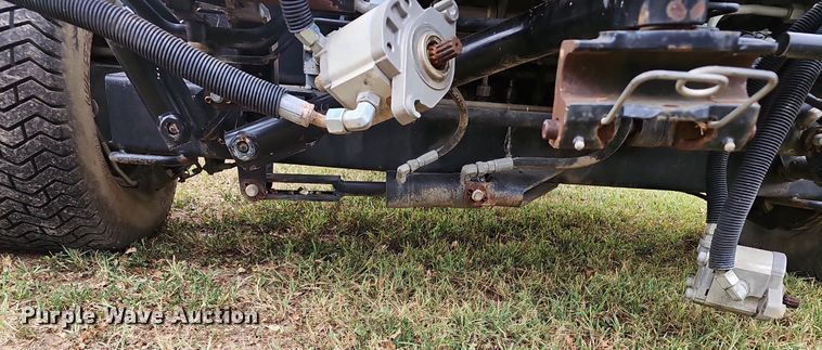 image for item NX9260 2013 John Deere  7700 PCFM reel mower