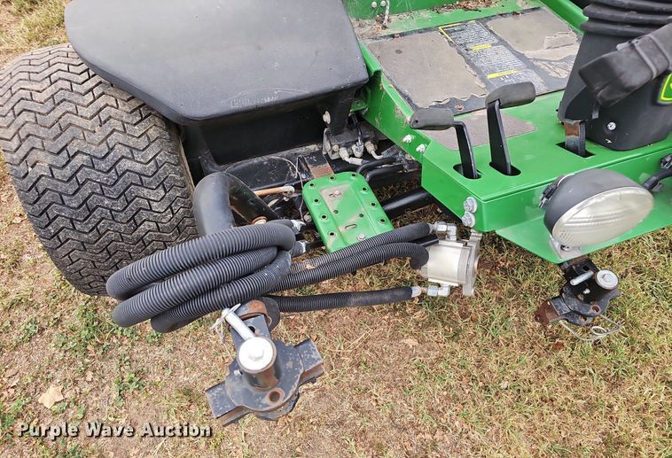 image for item NX9260 2013 John Deere  7700 PCFM reel mower