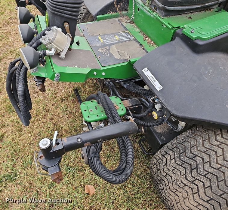 image for item NX9260 2013 John Deere  7700 PCFM reel mower