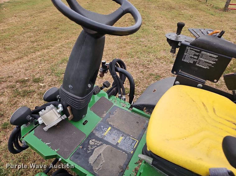 image for item NX9260 2013 John Deere  7700 PCFM reel mower