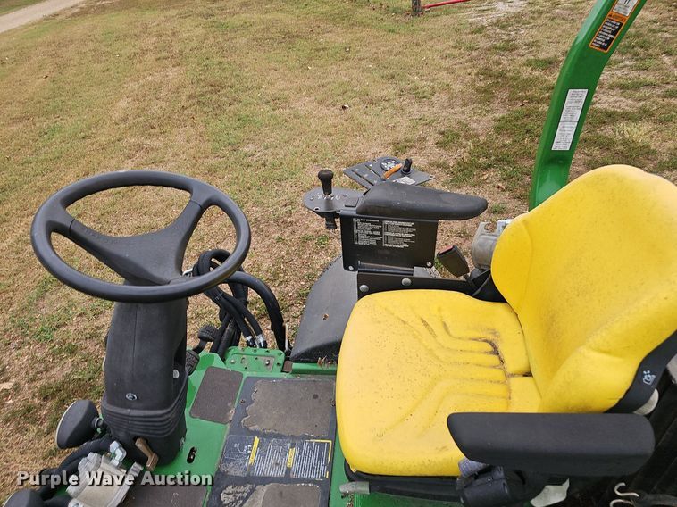 image for item NX9260 2013 John Deere  7700 PCFM reel mower
