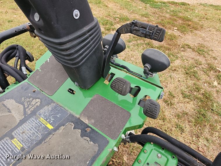 image for item NX9260 2013 John Deere  7700 PCFM reel mower