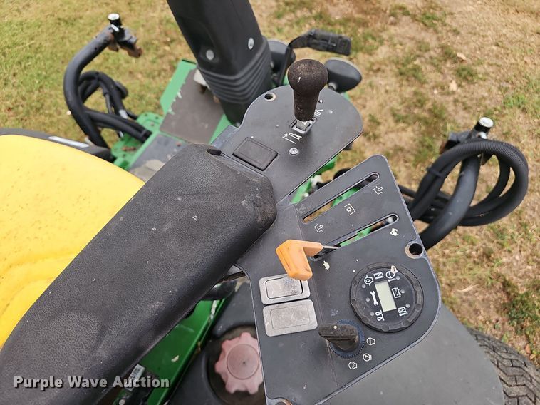 image for item NX9260 2013 John Deere  7700 PCFM reel mower