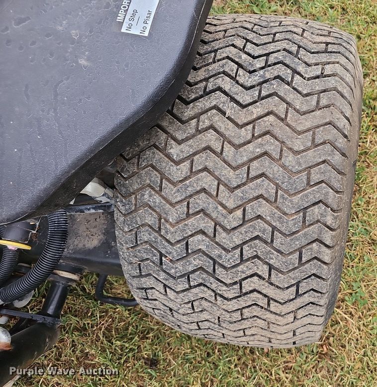 image for item NX9260 2013 John Deere  7700 PCFM reel mower