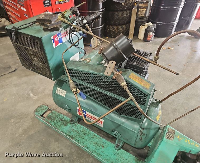 image for item NX9261 1989 Champion  compressed air dryer