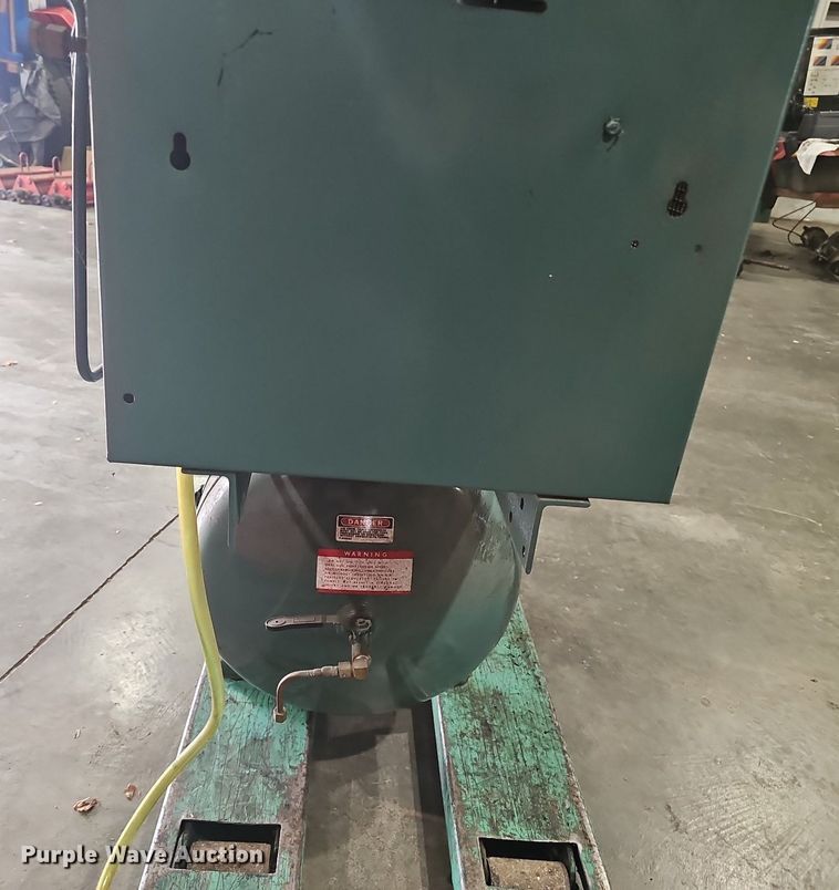 image for item NX9261 1989 Champion  compressed air dryer