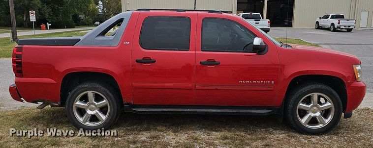 image for item NX9263 2007 Chevrolet  Avalanche  Crew Cab pickup truck