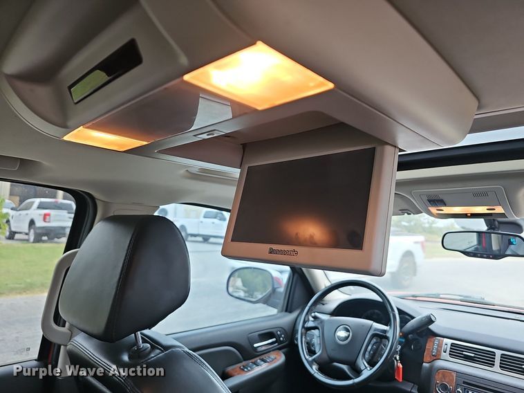 image for item NX9263 2007 Chevrolet  Avalanche  Crew Cab pickup truck