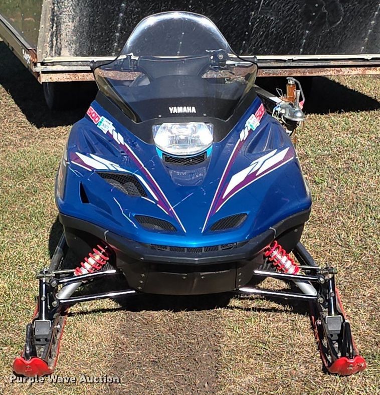 image for item OD9731 (2) 1997 Yamaha V MAX XTC snowmobiles