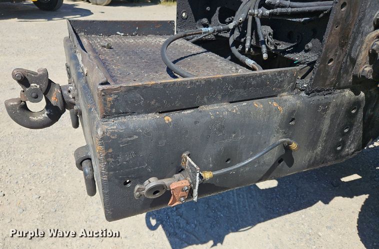 image for item OJ9834 2004 Ford  F750 Super Duty truck cab and chassis