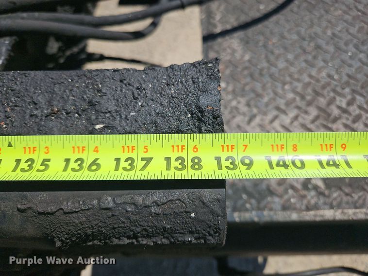 image for item OJ9834 2004 Ford  F750 Super Duty truck cab and chassis