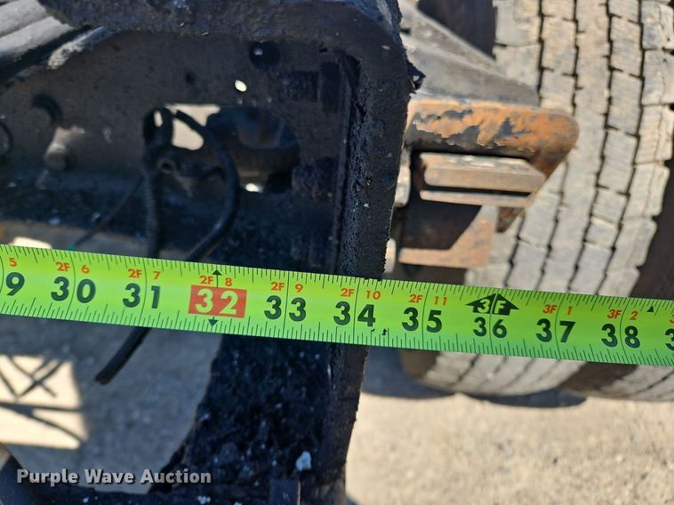 image for item OJ9834 2004 Ford  F750 Super Duty truck cab and chassis