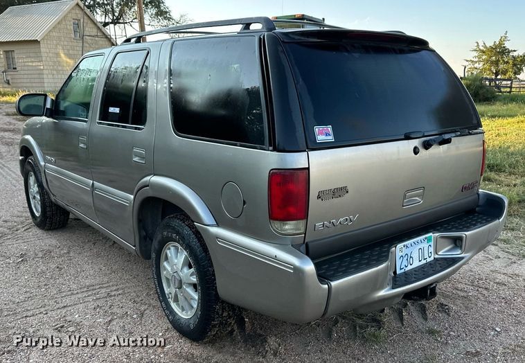 image for item OM9673 1999 GMC Envoy SUV