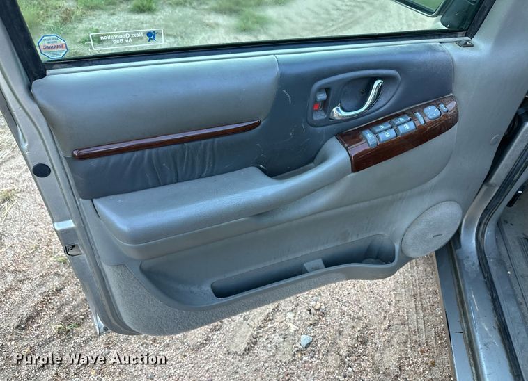 image for item OM9673 1999 GMC Envoy SUV