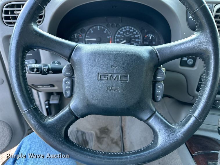 image for item OM9673 1999 GMC Envoy SUV