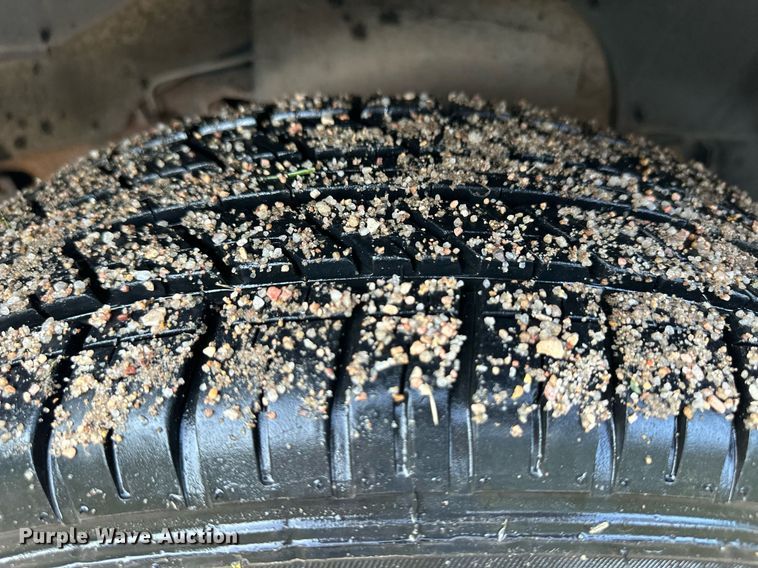 image for item OM9673 1999 GMC Envoy SUV