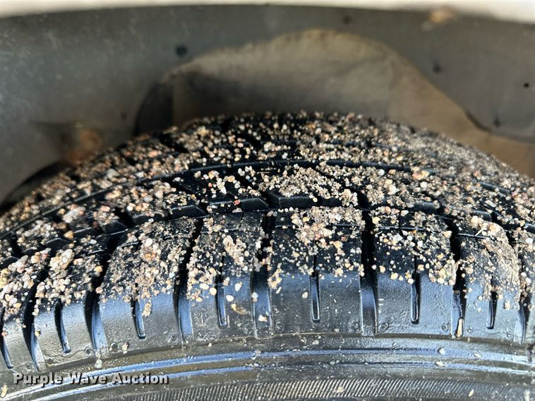 image for item OM9673 1999 GMC Envoy SUV