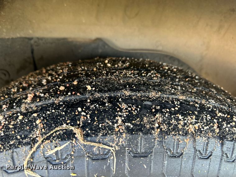 image for item OM9673 1999 GMC Envoy SUV