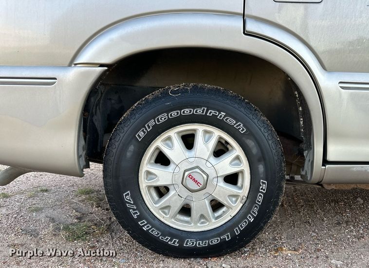 image for item OM9673 1999 GMC Envoy SUV