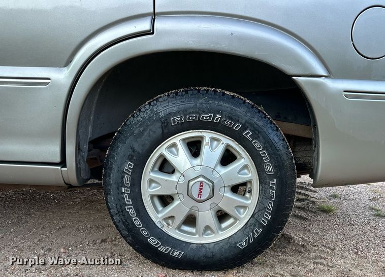 image for item OM9673 1999 GMC Envoy SUV