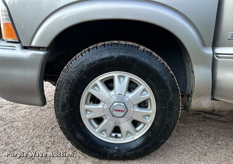 image for item OM9673 1999 GMC Envoy SUV