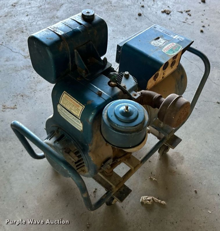 image for item OM9677 Winco 7WH-3EKB generator