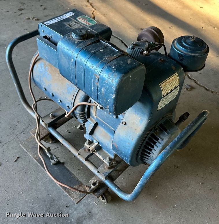 image for item OM9677 Winco 7WH-3EKB generator