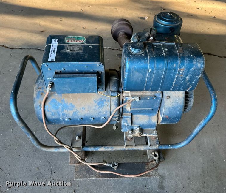 image for item OM9677 Winco 7WH-3EKB generator