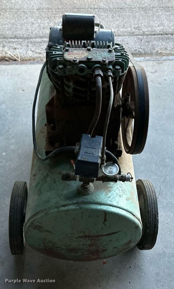 image for item OM9679 Air compressor