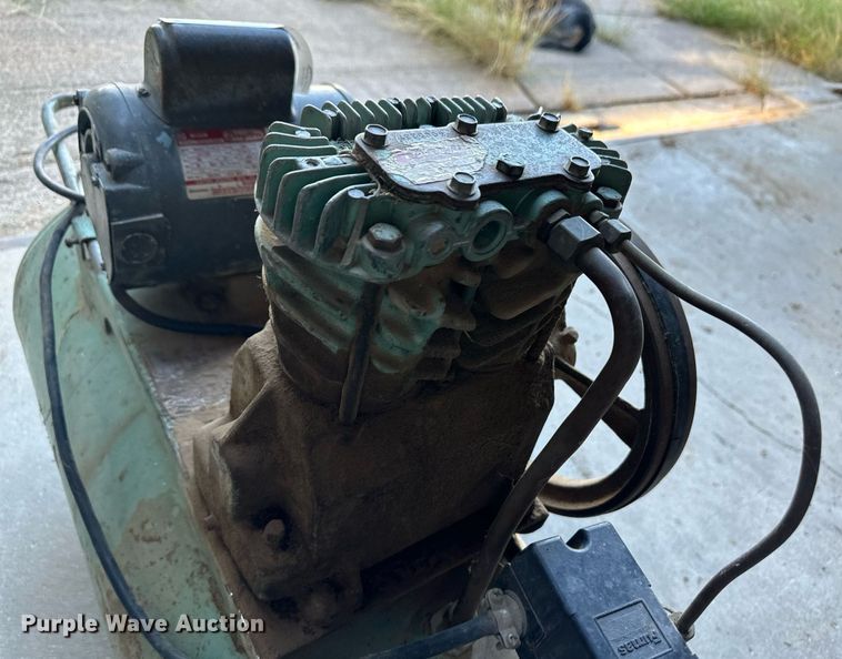 image for item OM9679 Air compressor