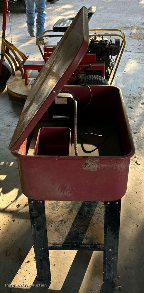 image for item OM9681 1989 Tradesman 8700 parts washer