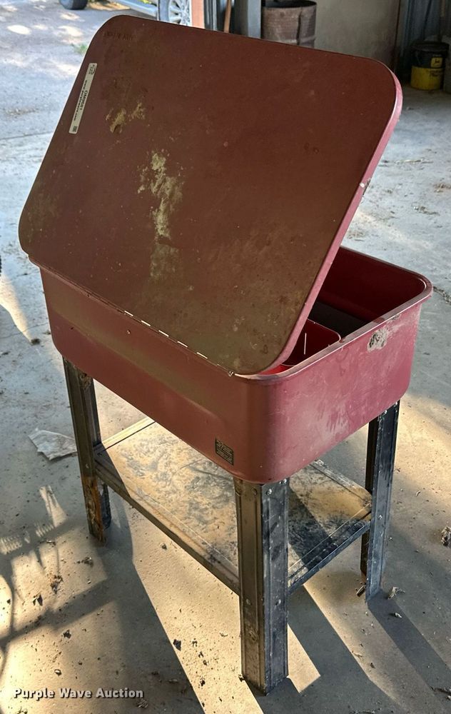 image for item OM9681 1989 Tradesman 8700 parts washer