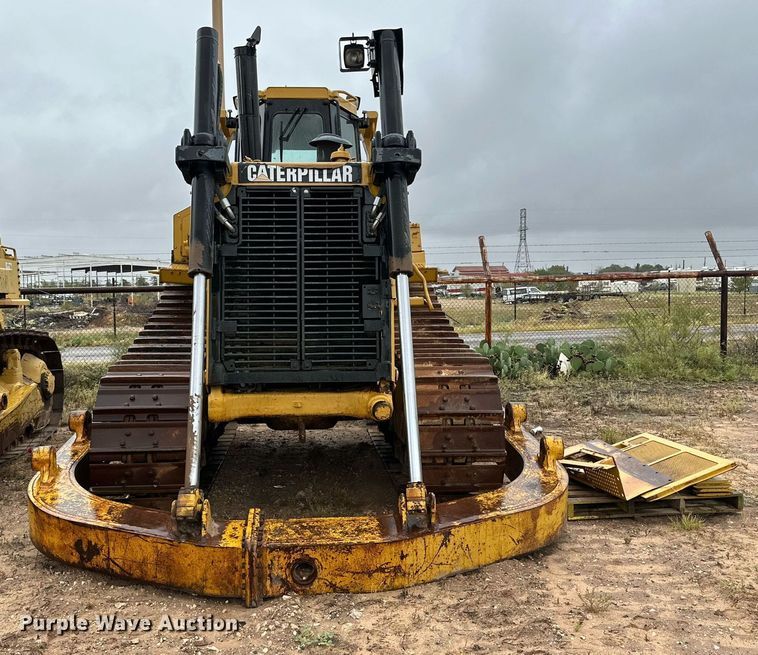 image for item DD3206 1994 Caterpillar  D8N dozer