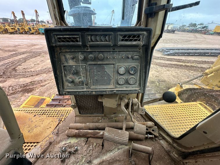 image for item DD3206 1994 Caterpillar  D8N dozer
