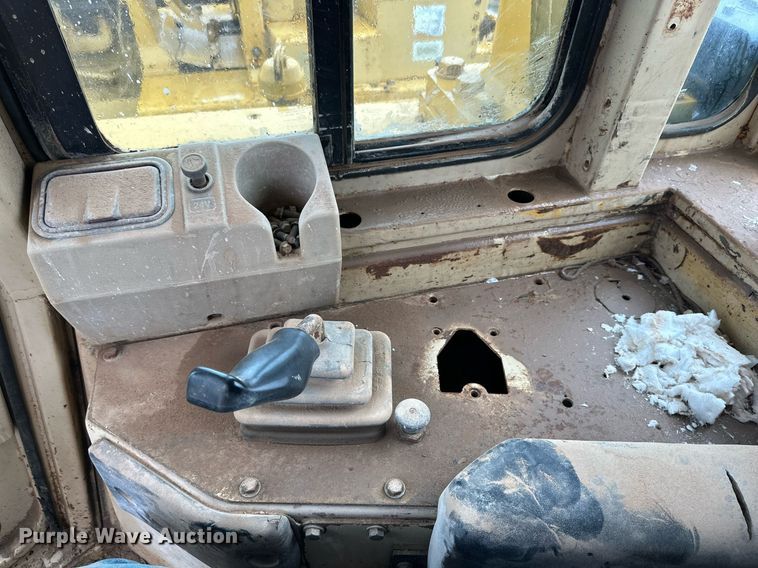 image for item DD3206 1994 Caterpillar  D8N dozer