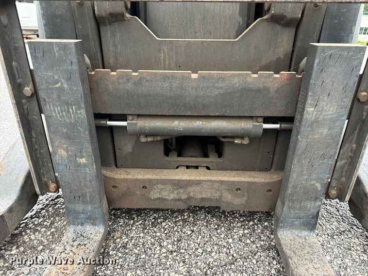 image for item DL4472 Raymond 750 R45TT forklift