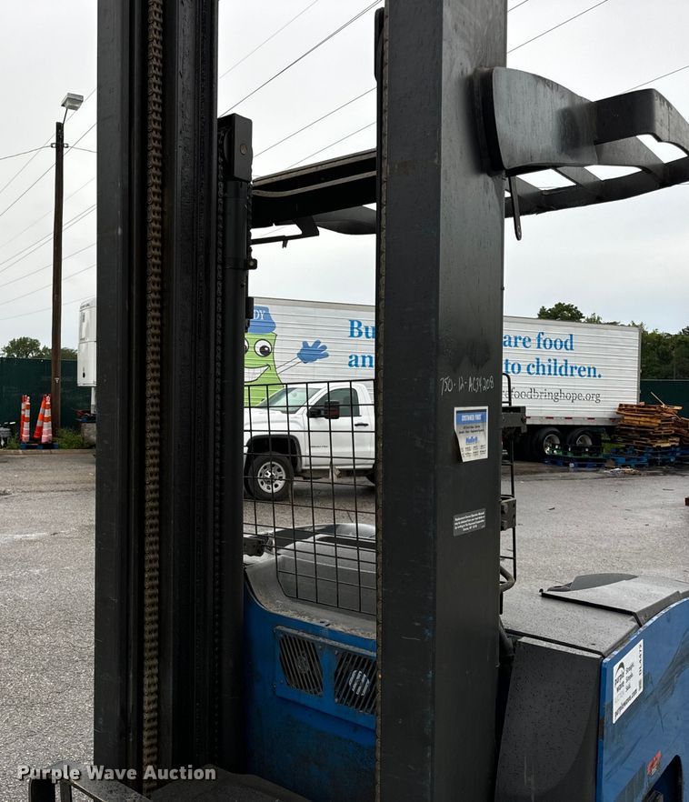 image for item DL4472 Raymond 750 R45TT forklift