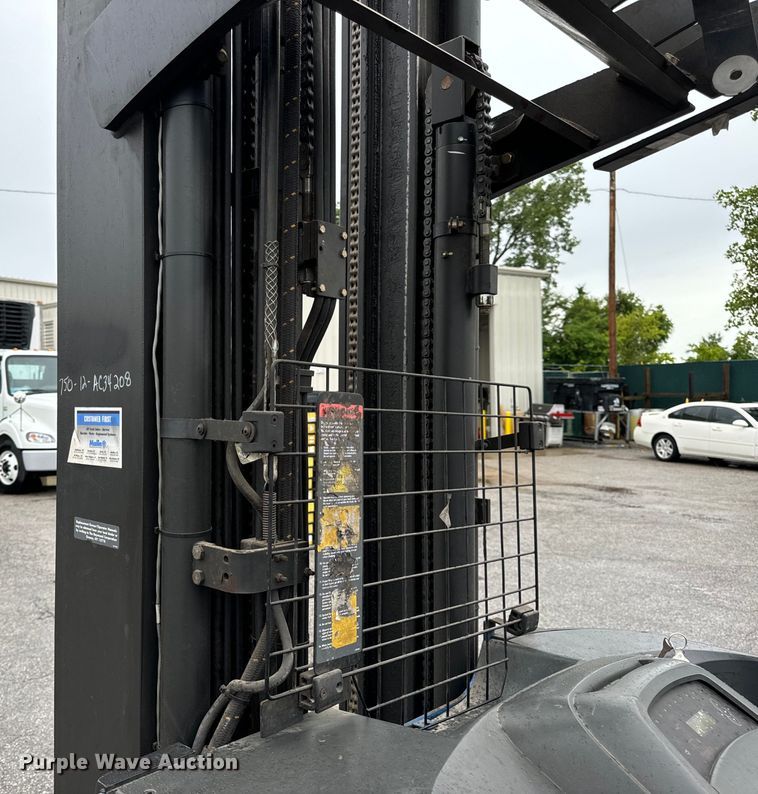 image for item DL4472 Raymond 750 R45TT forklift