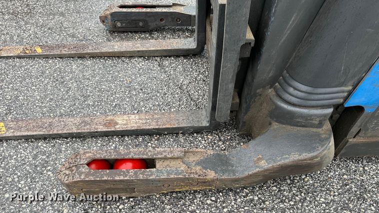 image for item DL4472 Raymond 750 R45TT forklift