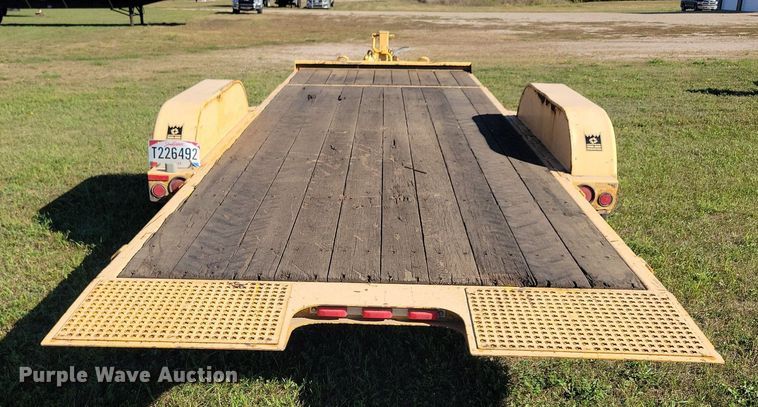 image for item DN3505 2007 Trail King TKT12U-202 tilt deck equipment trailer