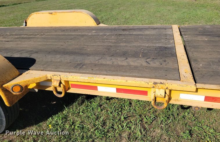 image for item DN3505 2007 Trail King TKT12U-202 tilt deck equipment trailer