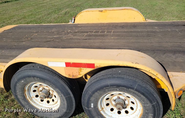 image for item DN3505 2007 Trail King TKT12U-202 tilt deck equipment trailer