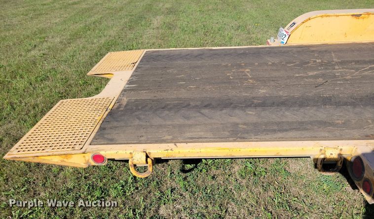 image for item DN3505 2007 Trail King TKT12U-202 tilt deck equipment trailer