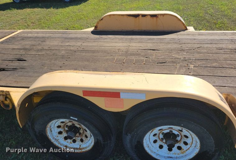 image for item DN3505 2007 Trail King TKT12U-202 tilt deck equipment trailer